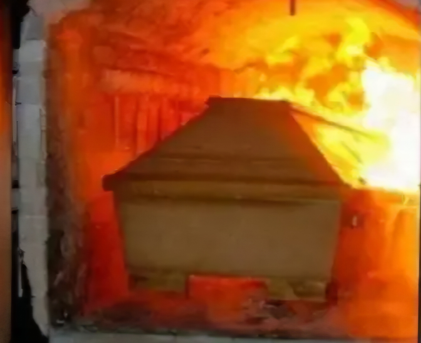 Almanya’da bir cenaze yakma skandalı daha
